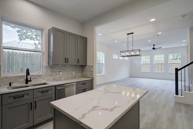 Building Photo - 4304 Sondick Ct