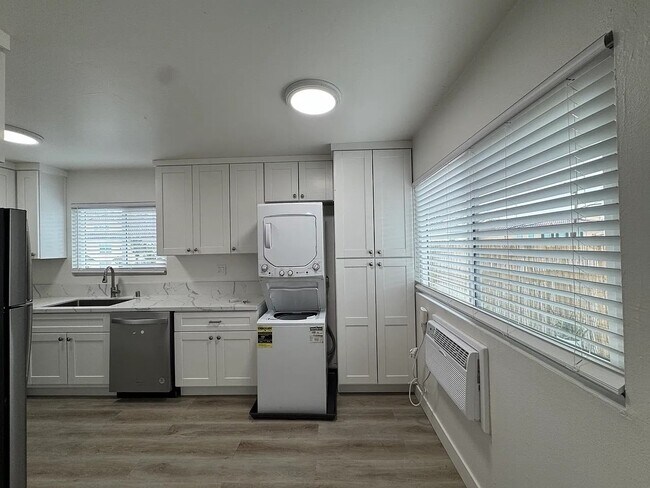 Building Photo - Hurlbut