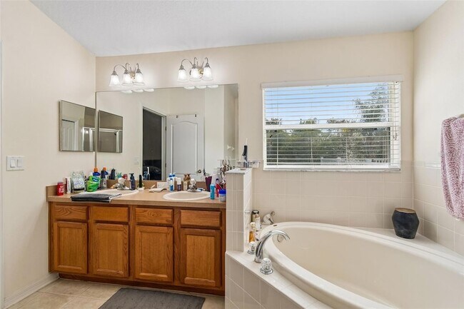 Building Photo - 4017 Langdrum Dr