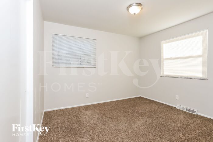 Building Photo - 525 Lula Dr