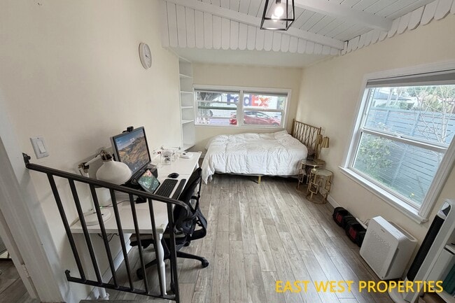 Building Photo - 4337 Coolidge Ave