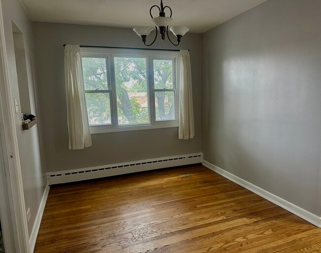 Building Photo - 1555 Monroe Ave