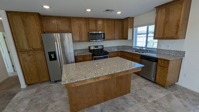 Building Photo - Beautiful 3 Bedroom 2 Bath Home in Cambria Estates