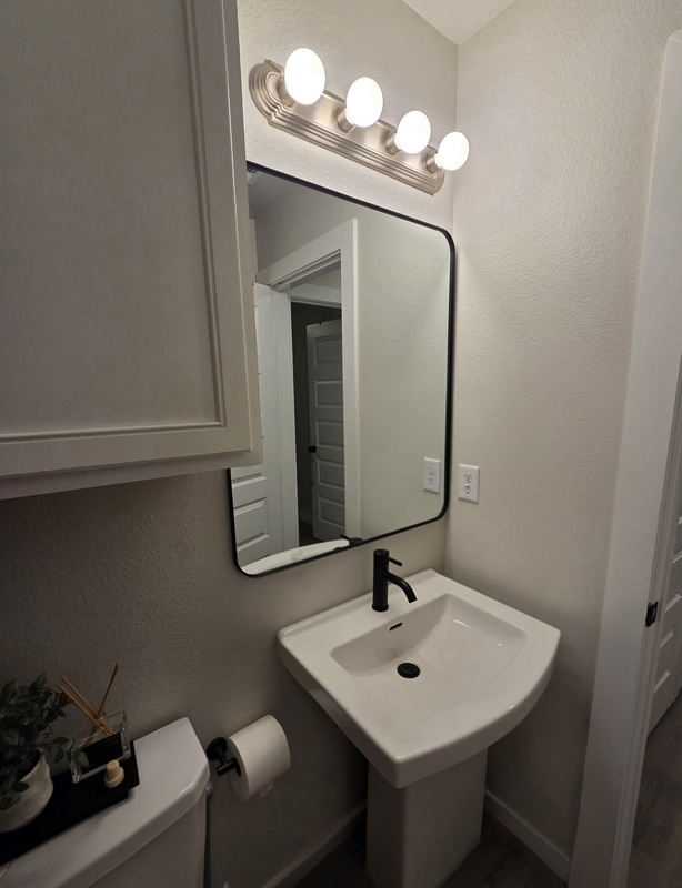 Building Photo - 322 Graze St