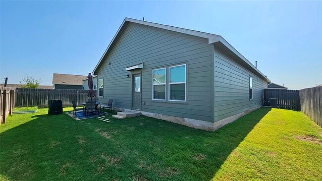 Building Photo - 13400 Banquete St