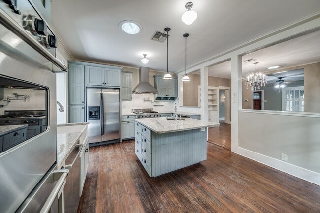 Building Photo - BEAUTIFUL HOME IN BLUEBONNET HILLS, ALAMO HEIGHTS