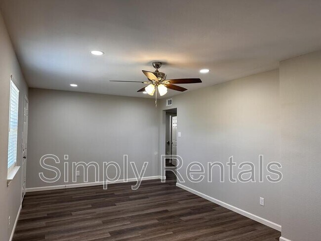 Building Photo - 11015 I-30 Frontage Rd