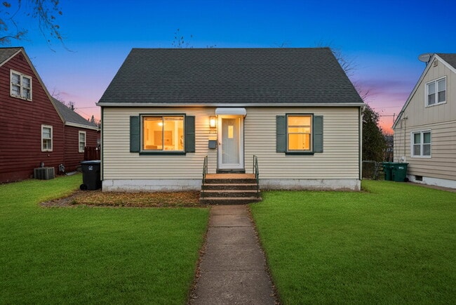 Building Photo - Updated 5-Bedroom, 2-Bath Home Across from the Park