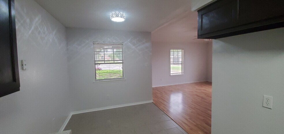 Building Photo - 7738 Staci Ct