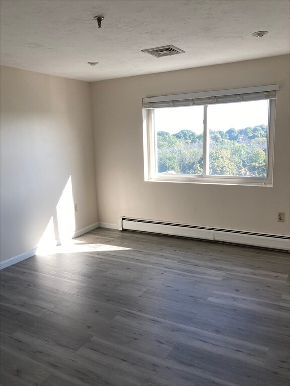 Building Photo - 230 Willard St
