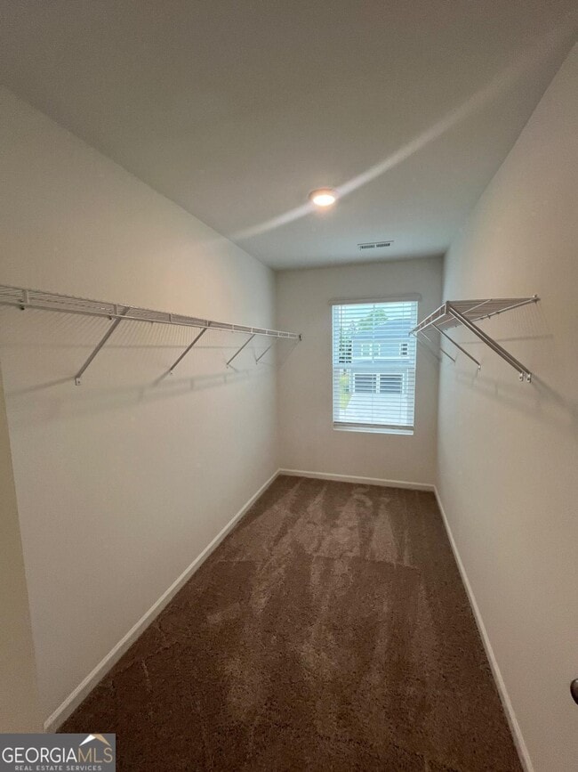 Building Photo - 2213 Boxwood Cir