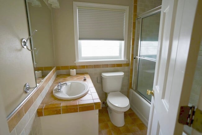 Building Photo - 3309 Lawrence St