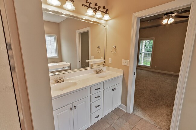 Building Photo - Home for Rent in Magnolia Estates