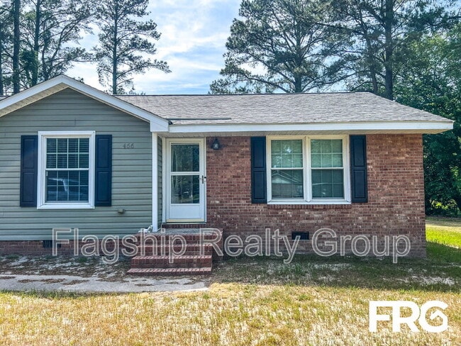Primary Photo - 466 Circle Dr