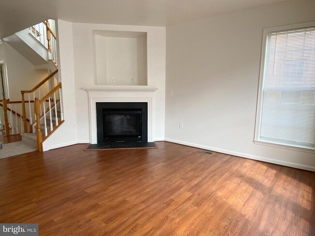 Building Photo - 5633 Sheals Ln