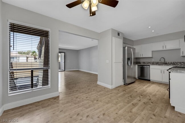 Building Photo - 3151 N Soaring Gulls Dr