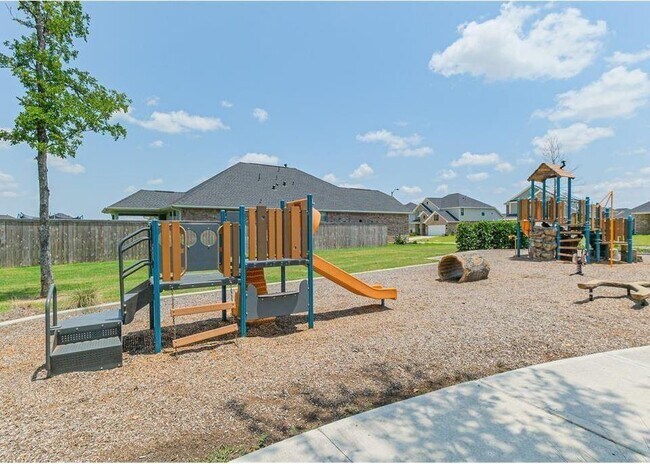 Building Photo - 31319 Whitfield Ct