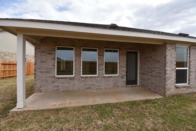 Building Photo - 6303 Golden Seaton Dr