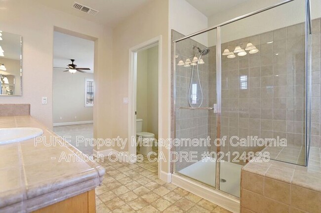 Building Photo - 4581 Bonraven Way