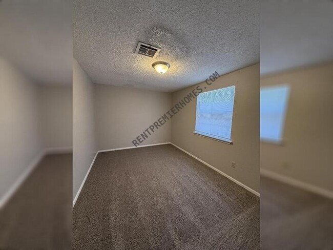 Building Photo - 1064 NW 7th St