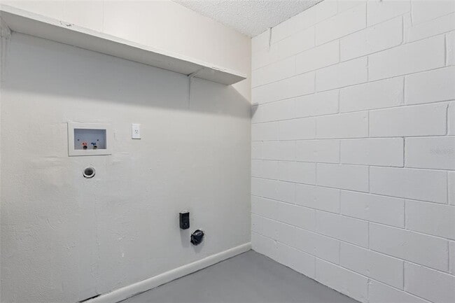 Building Photo - 110 Northwood Dr