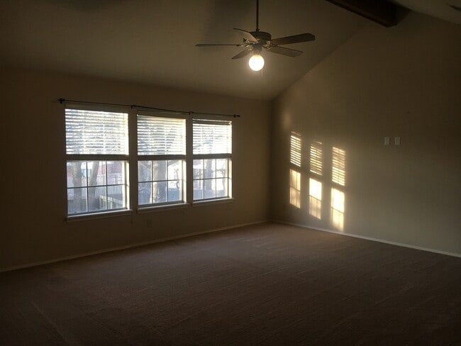 Building Photo - Gorgeous Home in Jenks Schools!