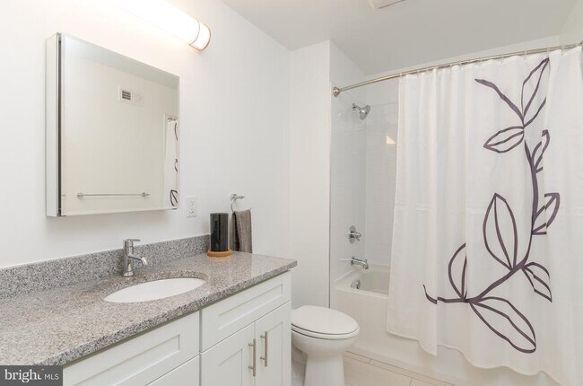 Building Photo - 224 Church St