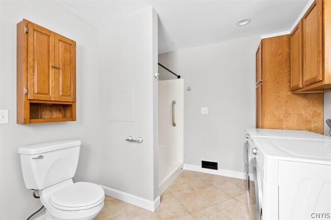 Building Photo - 6982 Webster Rd