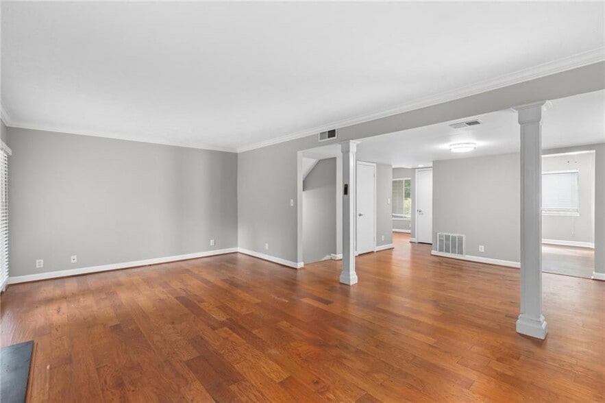 Building Photo - 2875 Torreya Way SE