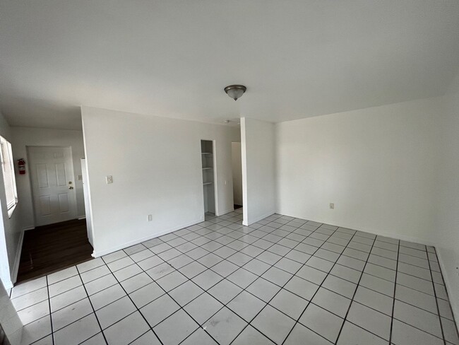 Building Photo - Two bed one bath home