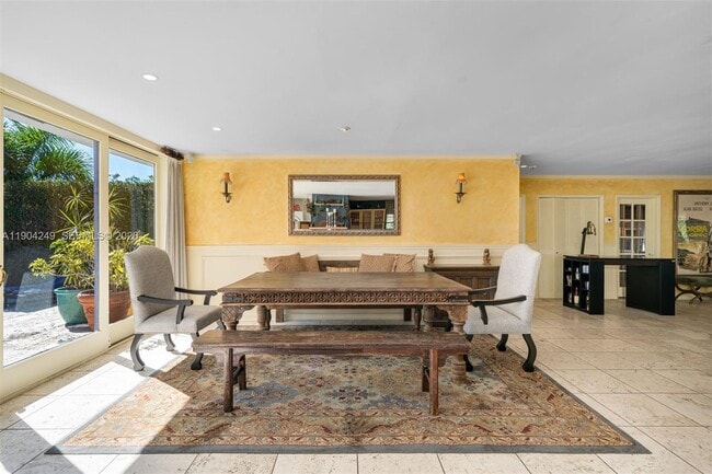 Building Photo - 7975 Biscayne Point Cir