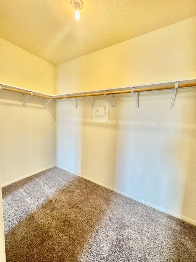 Building Photo - 8100 Cambridge St