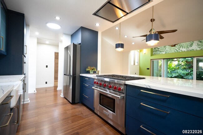 Building Photo - 427 Akoakoa Pl