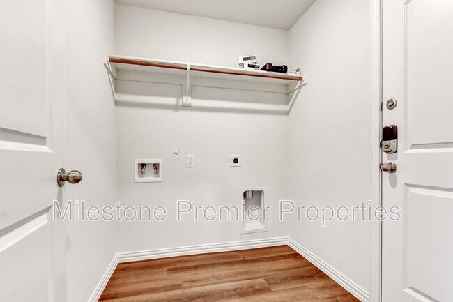 Building Photo - 419 E Hull St