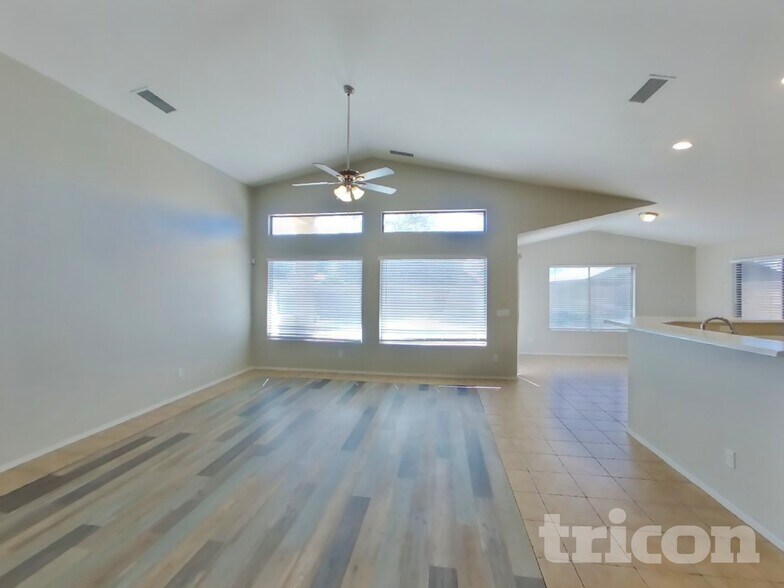 Building Photo - 8625 W Chickasaw St