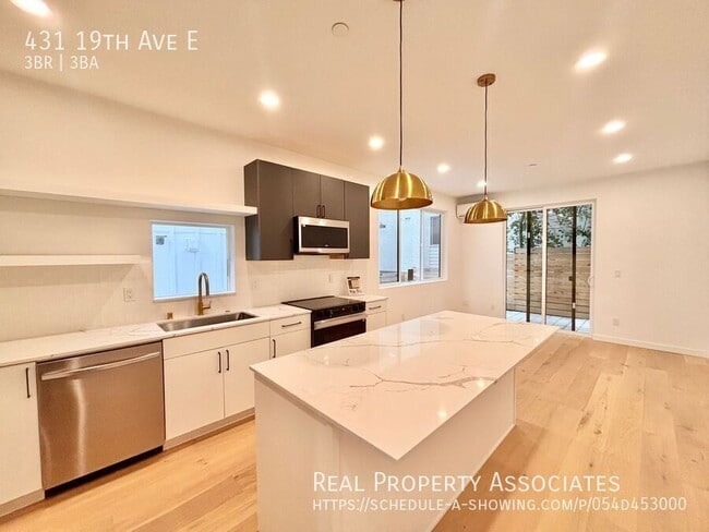 Building Photo - 431 19th Ave E