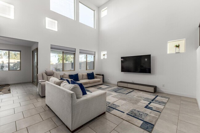 Building Photo - 6759 N 128th Dr