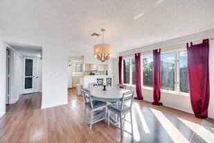 Building Photo - 1645 Spoonbill Ln