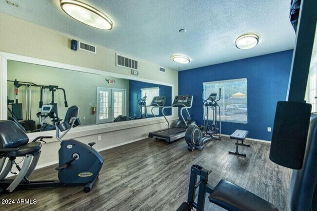 Building Photo - 4045 W Bell Rd