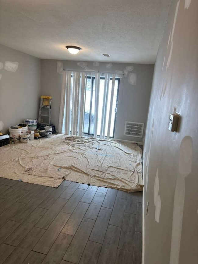 Building Photo - 402 Kennedy Dr