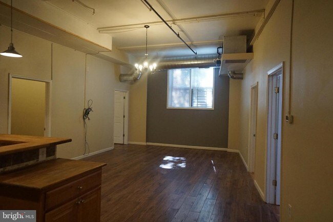 Building Photo - 2152 E Dauphin St