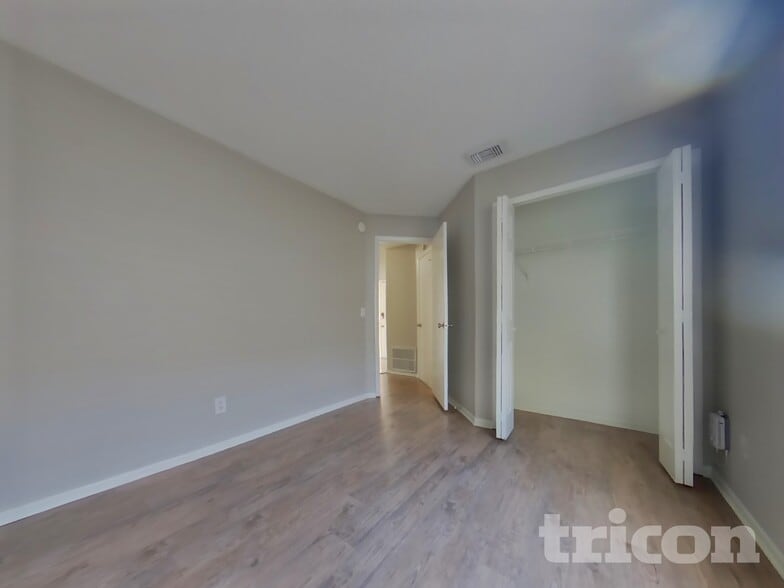 Building Photo - 1253 Ashworth Dr