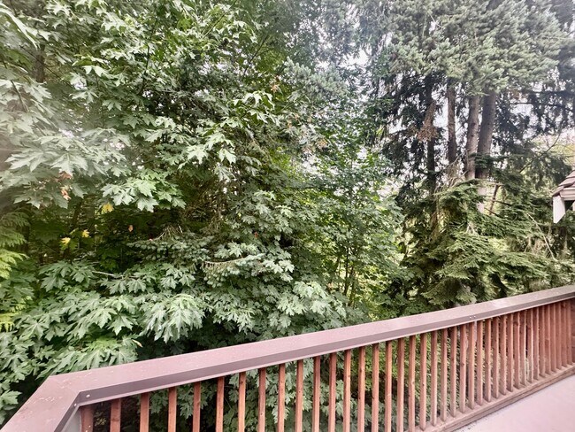 Building Photo - Mill Creek - Country Club Condo