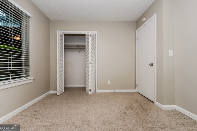 Building Photo - 5744 Mountain Park Way