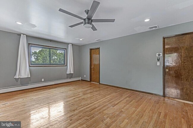 Building Photo - 136 Carlough Rd