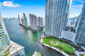 Building Photo - 200 Biscayne Blvd Way