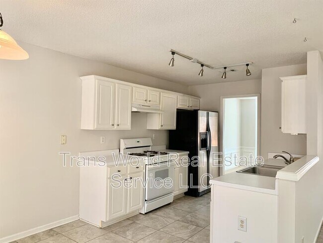Building Photo - 485 Chippenham Ct