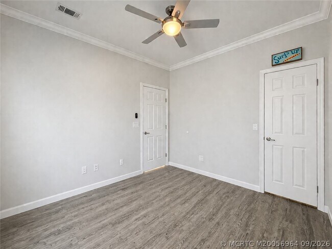 Building Photo - 252 NE Ebbtide Way