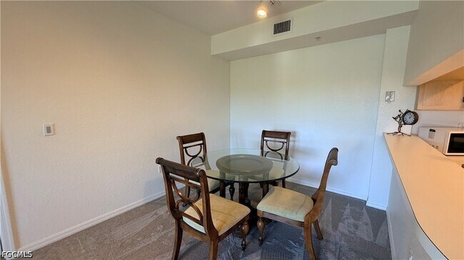 Building Photo - 6490 Aragon Way