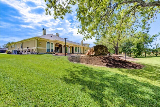 Building Photo - 4011 Westerdale Dr